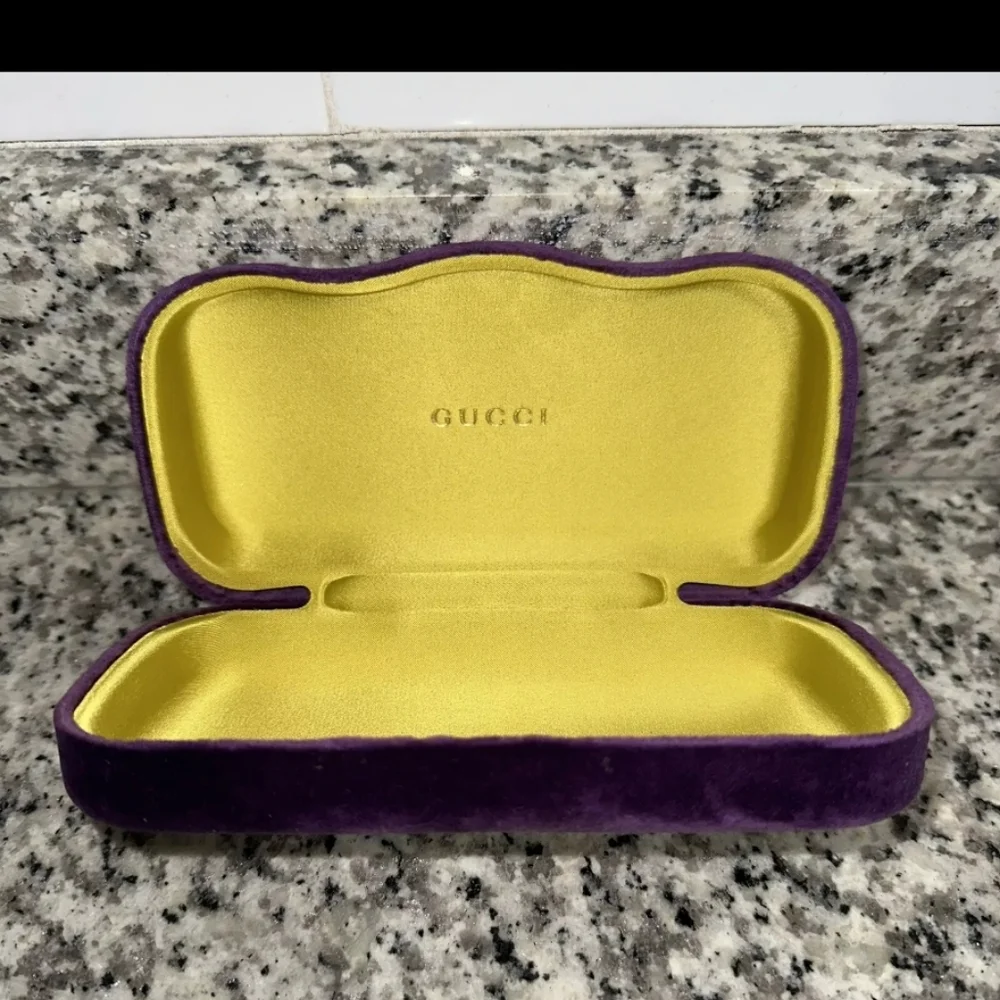 3 PCS AUTHENTIC GUCCI SUN GLASSES CASE DUTS BAG ANY CLOT CLENER